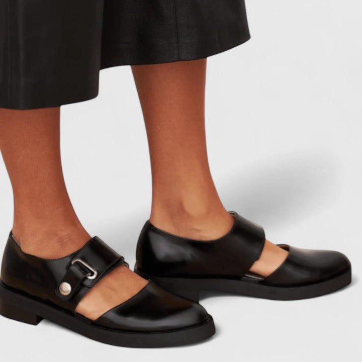 Evelyn | Mary Jane Flat