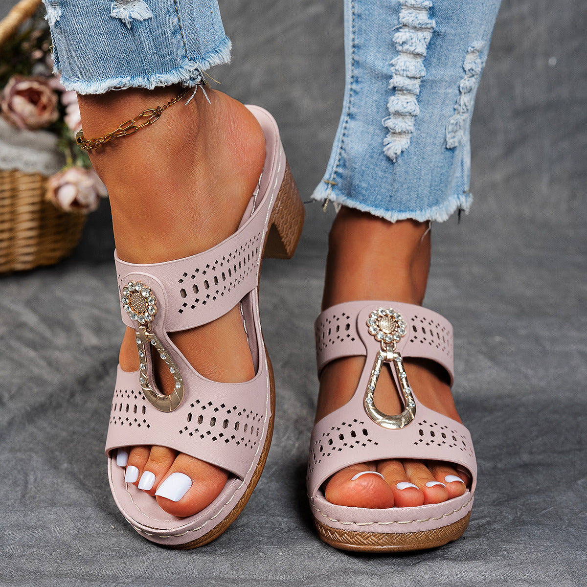 Lidia | Low Heel Comfort Sandal