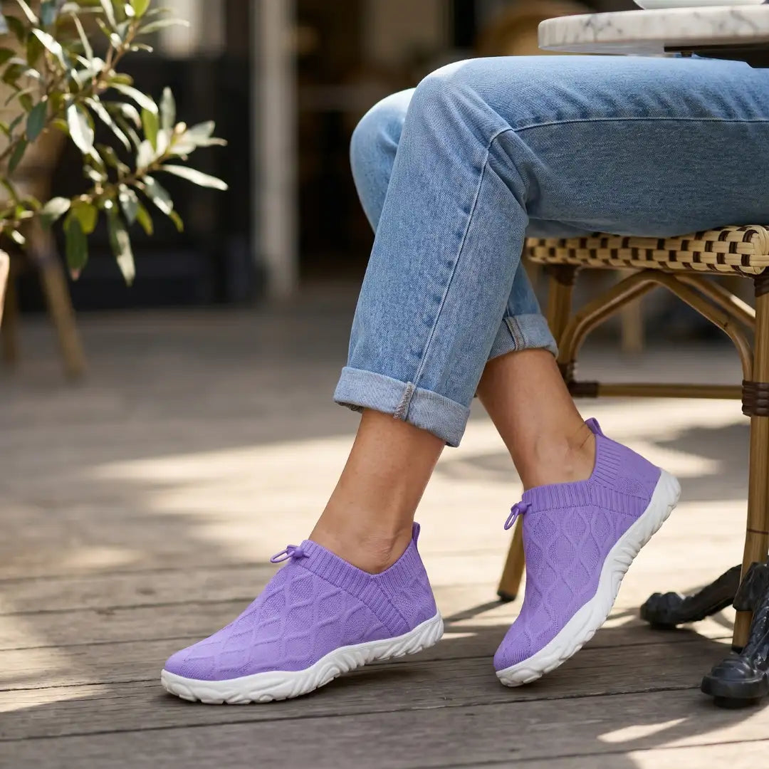 Anne | Wide Toe Walking Shoes