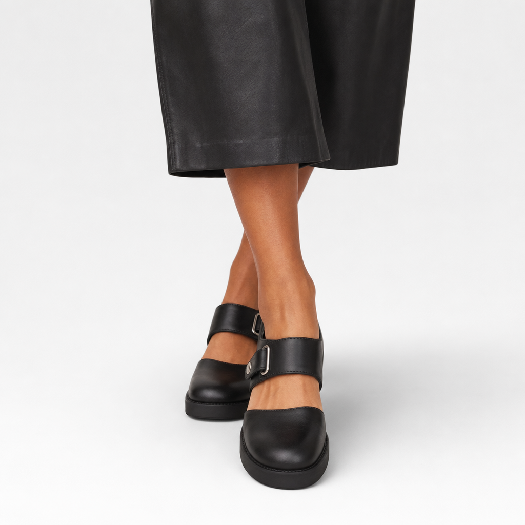 Evelyn | Mary Jane Flat