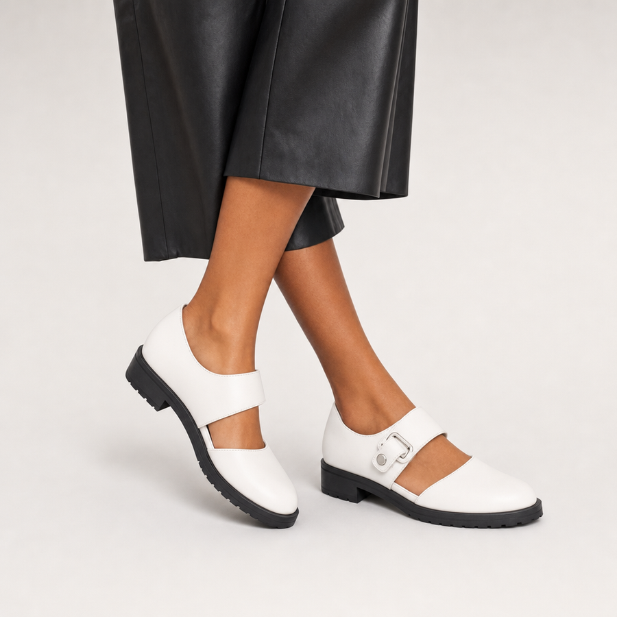 Evelyn | Mary Jane Flat